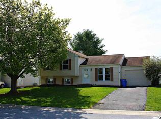 79 Honeysuckle Dr, Mechanicsburg, PA 17050