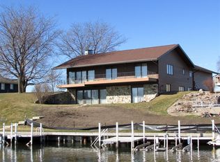 15708 N Tradewind Dr, Spirit Lake, IA 51360