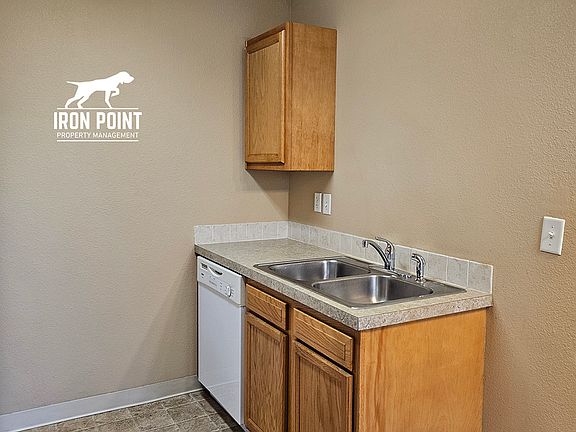 5th image of 3920 Washington Ave APT 104