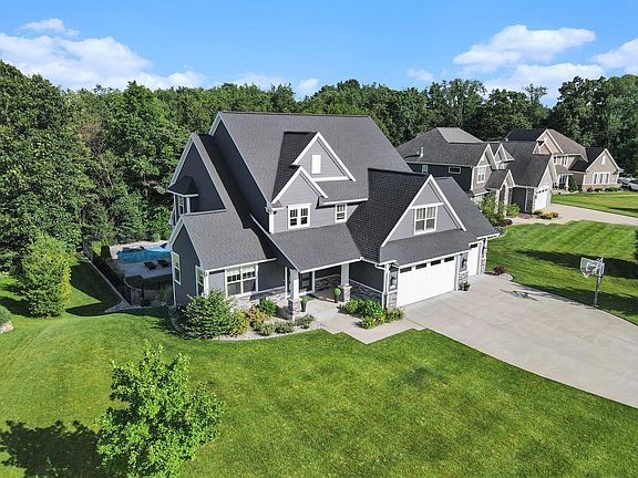 4th image of 3995 Hollow Wood Dr