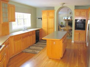 261 Pine Hill Rd, Hollis, NH 03049