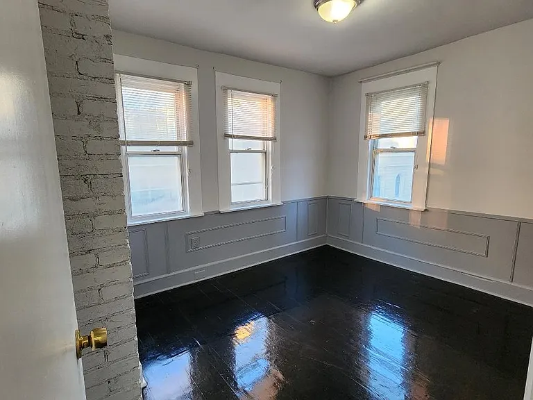 517 Cathedral St #5 — Photo 2