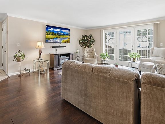 5th image of 4595 Chestnut Ridge Rd APT 3