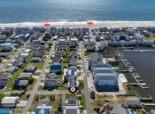 101 Delaware Ave, Carolina Beach, NC 28428