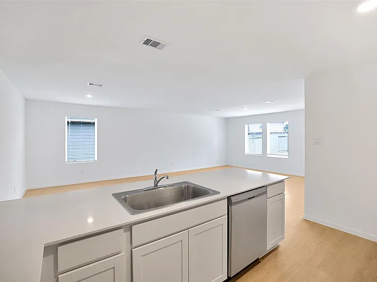 245 Douglas Hills Dr — Photo 13
