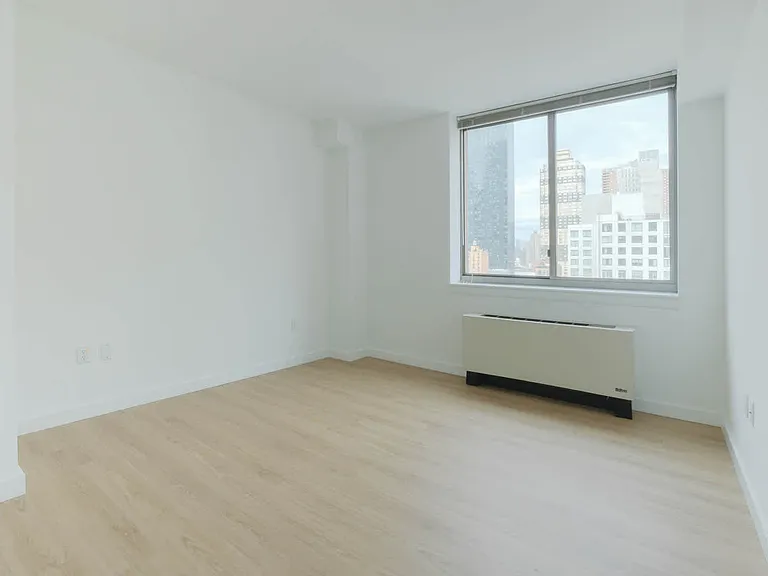 400 W 37th St #7R — Photo 52
