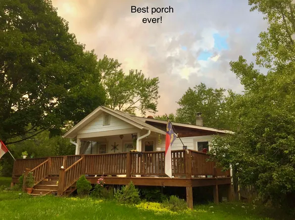 208 Brooks Cove Rd, Candler, NC 28715