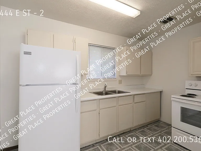 2444 E St #2 — Photo 30