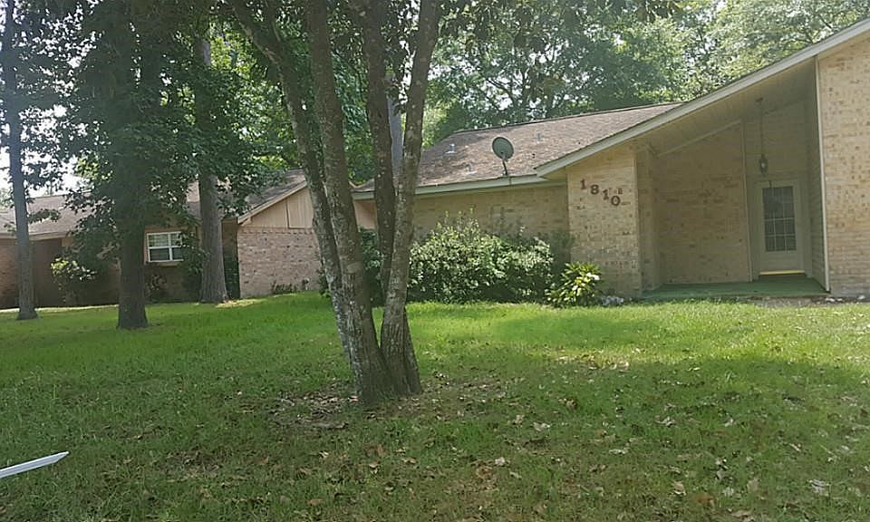 1st image of 1810 Surry Oaks Dr