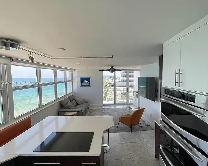209 N Fort Lauderdale Beach Blvd #12E — Photo 8