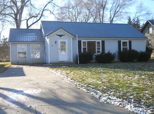 211 Lakeview St, Crystal, MI 48818