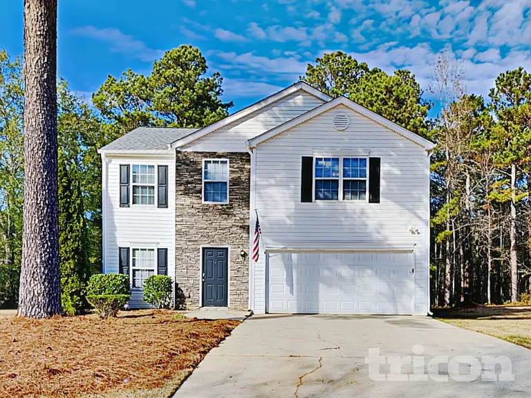 4586 Darrowby Dr — Photo 2