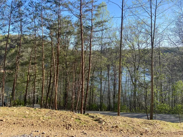974 Cliffs Edge Rd, East Bernstadt, KY 40729