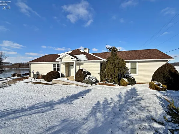 2010 Dickinson St APT A, Fremont, OH 43420