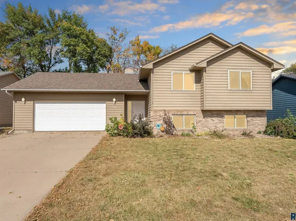 7316 W 66th St, Sioux Falls, SD 57106