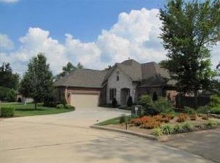 2406 E Red Ivy Pl, Springfield, MO 65804