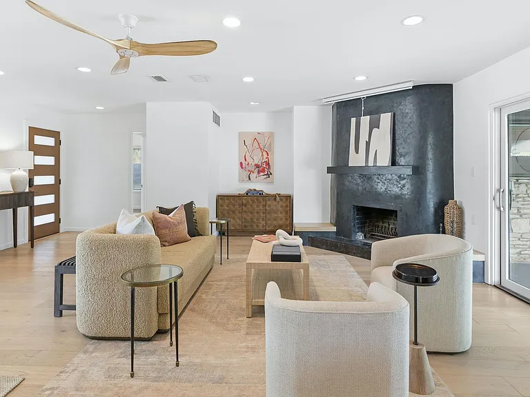 7600 Shoal Creek Blvd — Photo 1