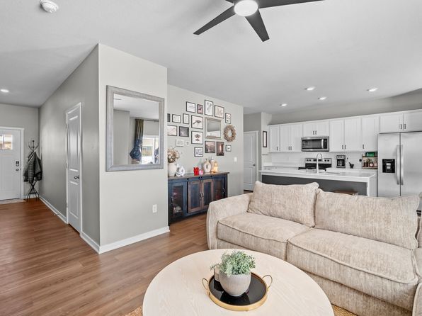 936 Maywood Ln, Waukee, IA 50263