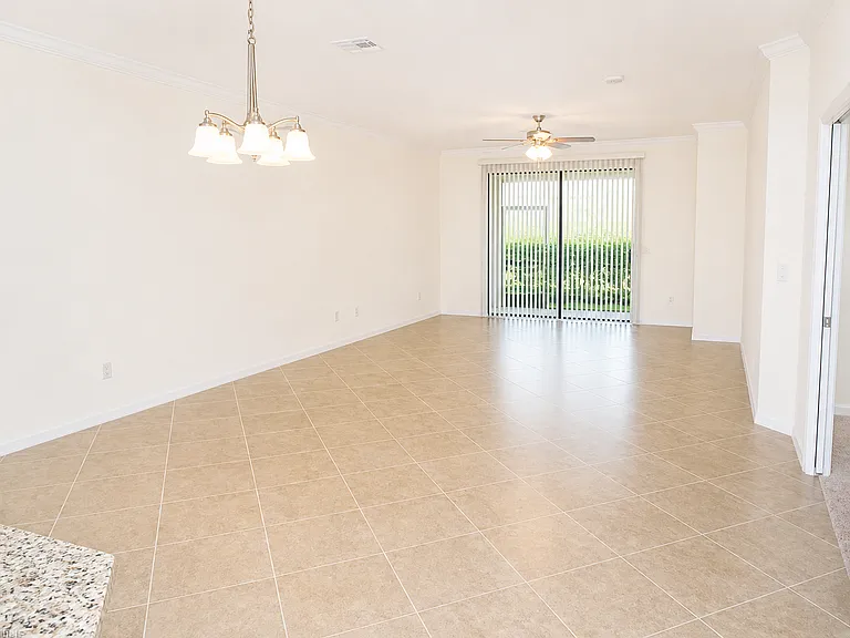 9186 Woodhurst Dr — Photo 5