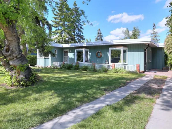 8908 S 33rd Ave NW, Calgary, AB T3B 1M6