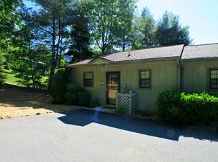 35 Mint Lake Ct W #A, Franklin, NC 28734