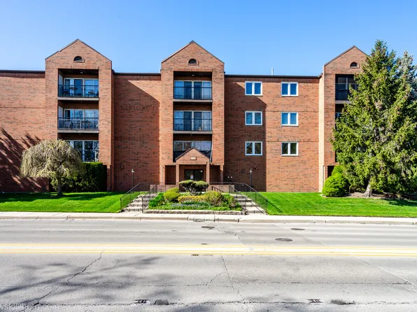 6550 W Gunnison St APT 405, Harwood Heights, IL 60706