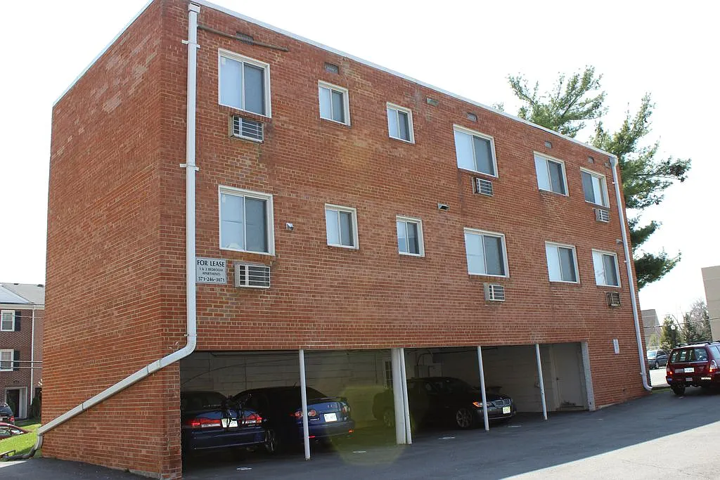 616 N Piedmont Street — Photo 1