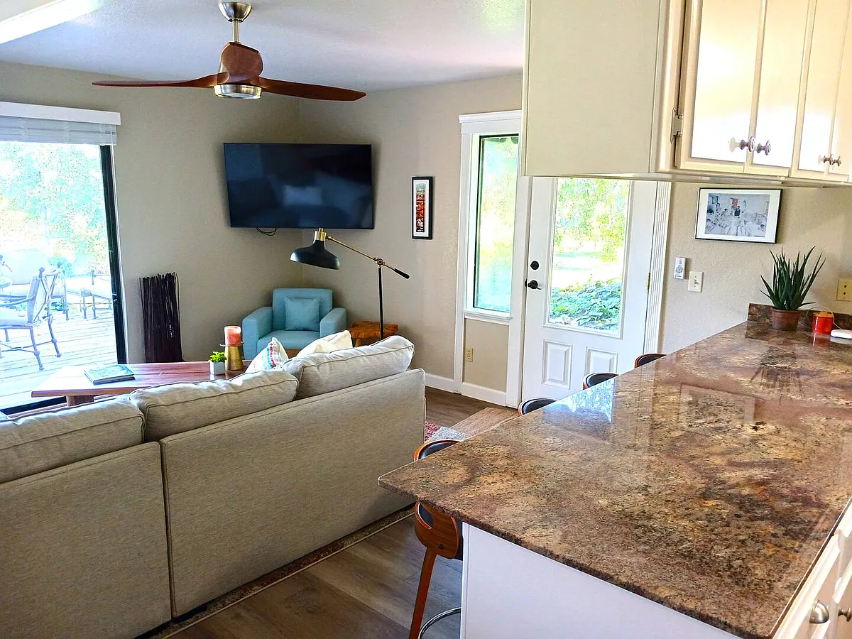 Building Photo - Pellerin Rd