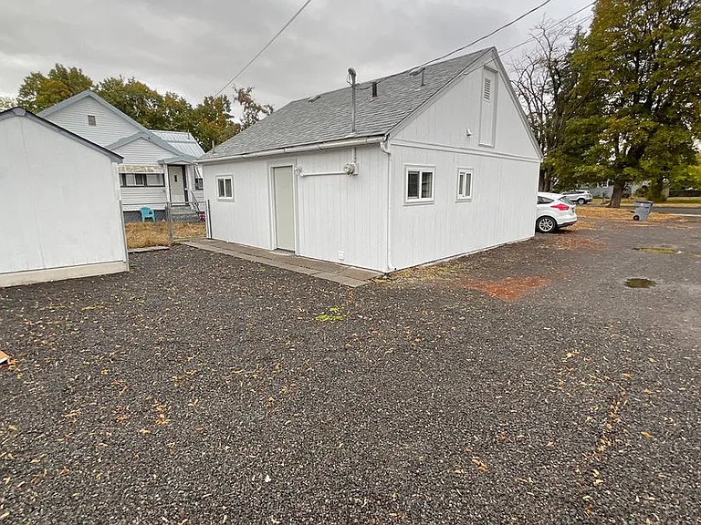 1518 T Ave — Photo 1