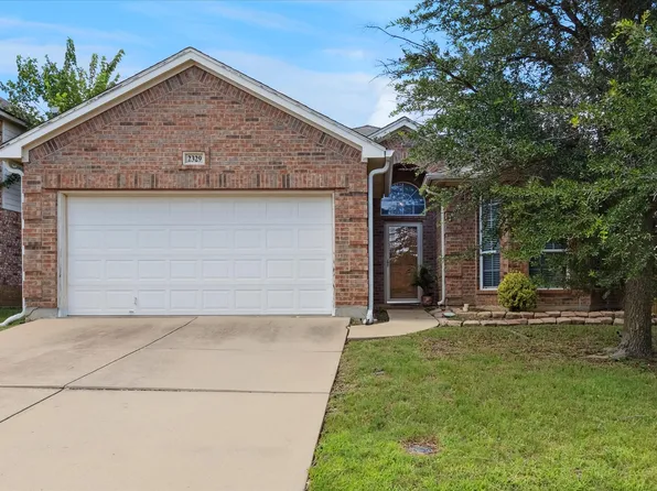 2329 Moccassin Ln, Fort Worth, TX 76177