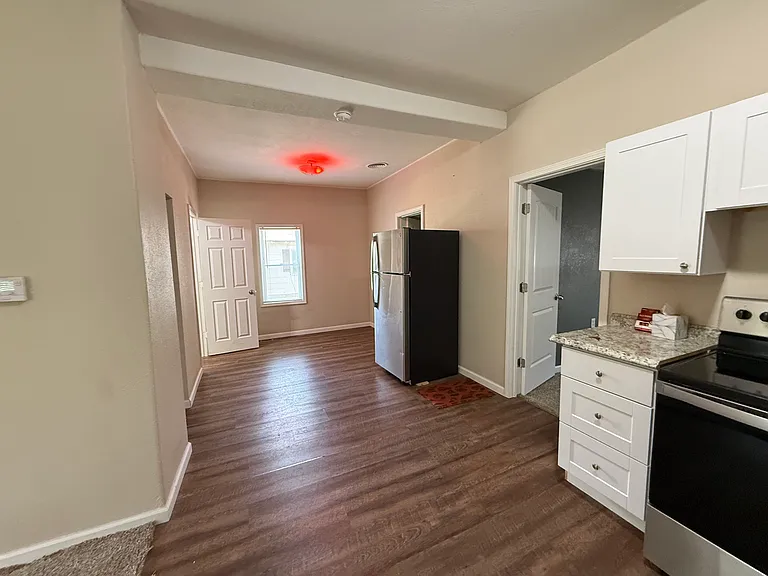 1826 N Jackson Ave — Photo 29