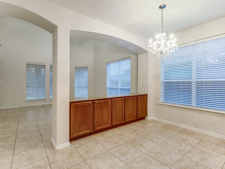 592 Burning Oak Dr — Photo 5