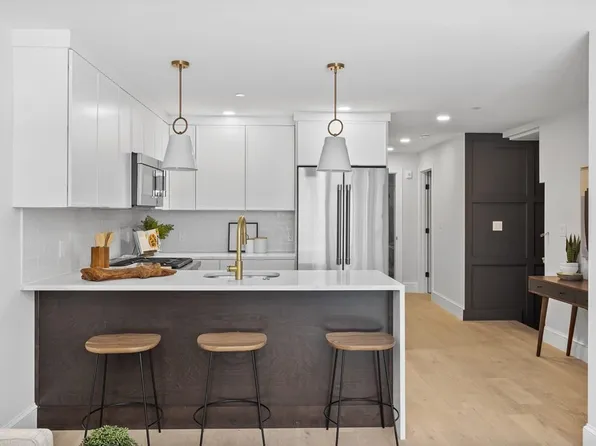 82 Endicott St APT 1, Boston, MA 02113