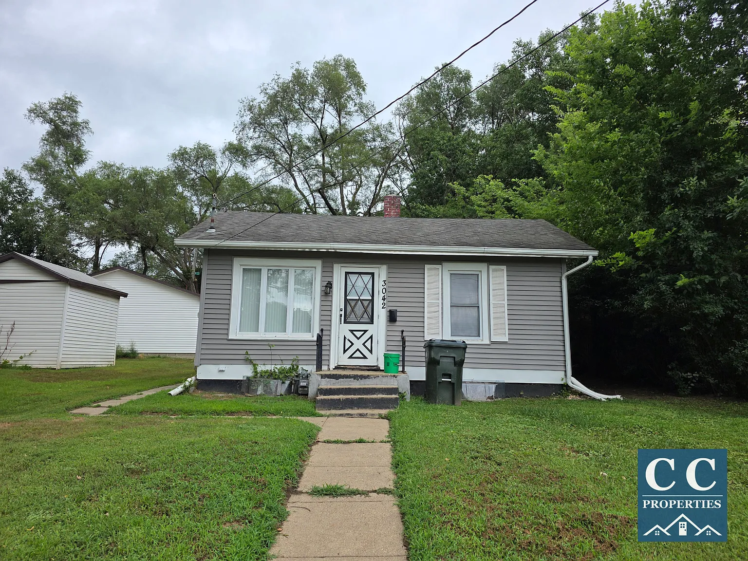 3 bed, 864 sqft, $1,500 — Photo 1