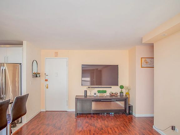 2nd image of 2930 W 5th St APT 17H