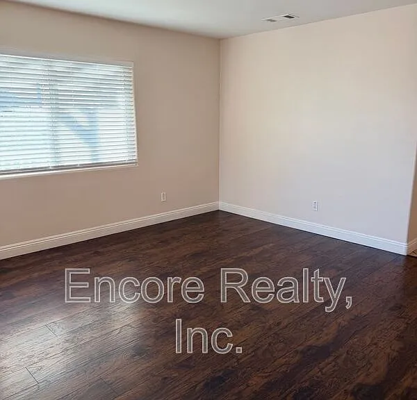 1377-1379 Monserate Ave #1379 MONSERATE AVE — Photo 4