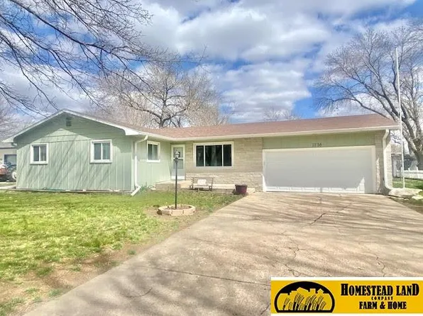 1116 Hubble St, Fairbury, NE 68352