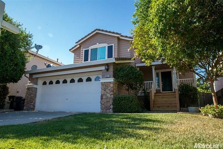 4121 Frontera Dr photo 1