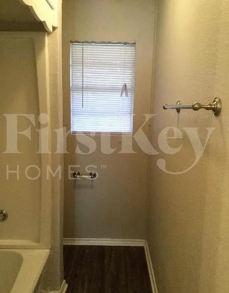 7000 Meadowbrook Dr — Photo 18