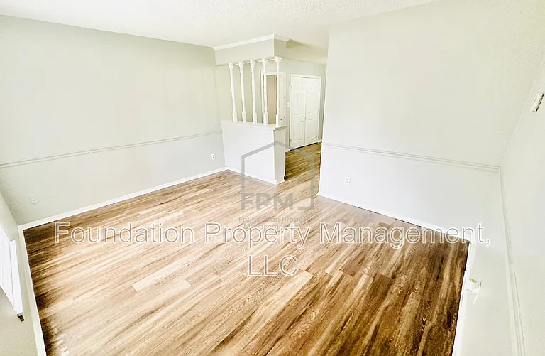 3366 Lone Rock Dr — Photo 4