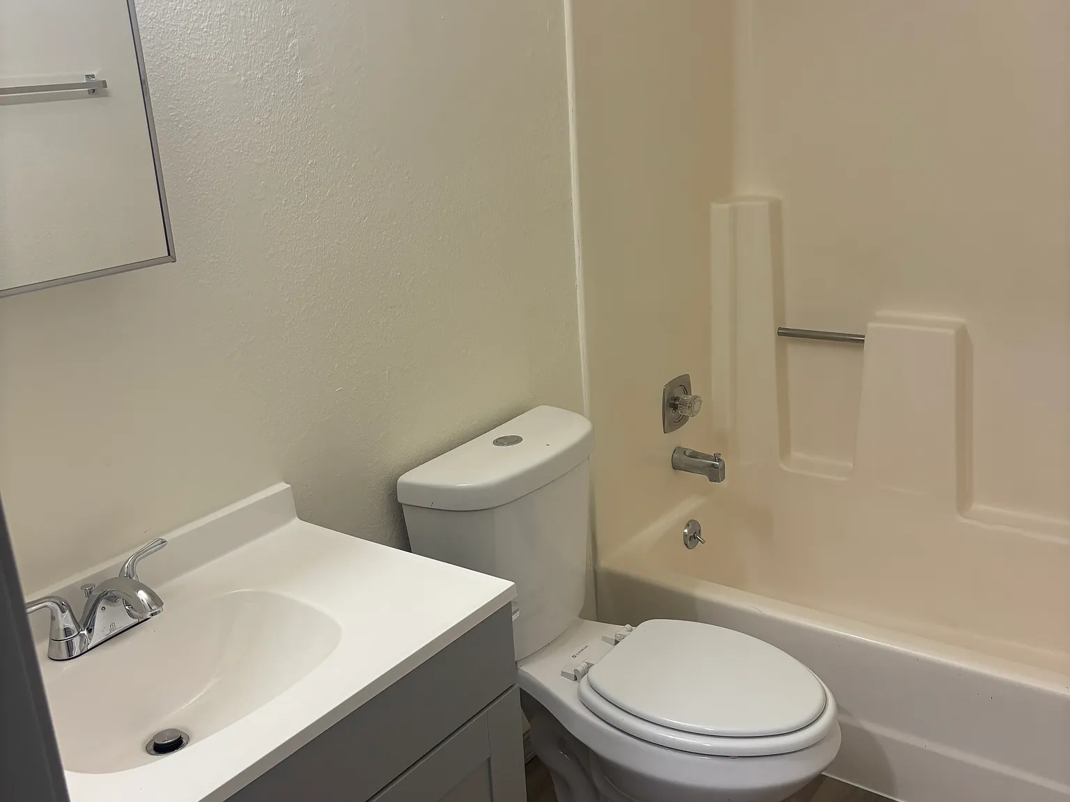 1 bed, 600 sqft, $1,200 — Photo 1