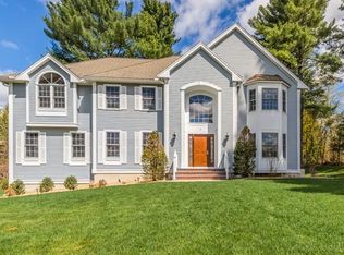 4 Orchard St, Andover, MA 01810