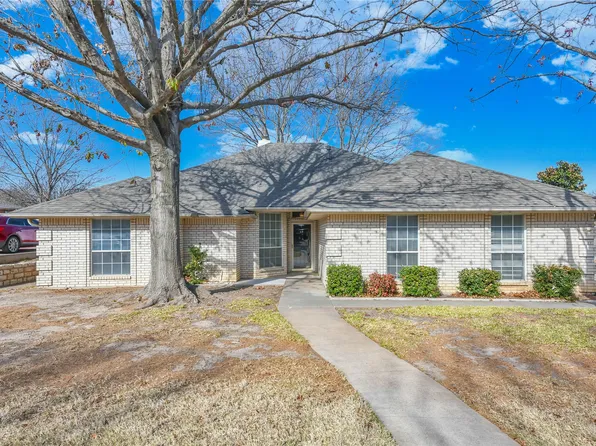 917 Jonathan Ct, Weatherford, TX 76086