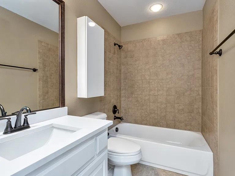 13336 Thornton Dr — Photo 13