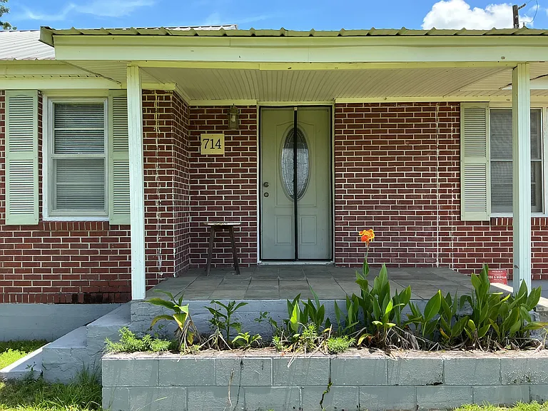 714 N McDonald St — Photo 8