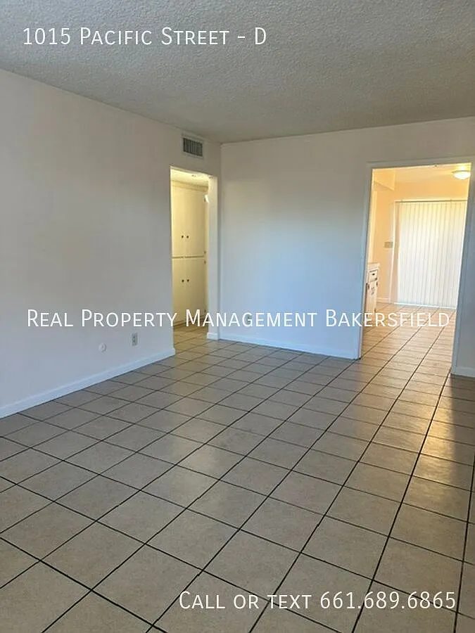 1015 Pacific Street Unit D - Move In Special: 1/2 First Months Rent!! — Photo 4
