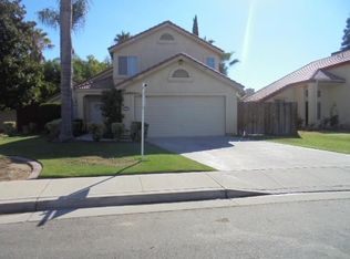 6000 Ambergrove St, Bakersfield, CA 93313