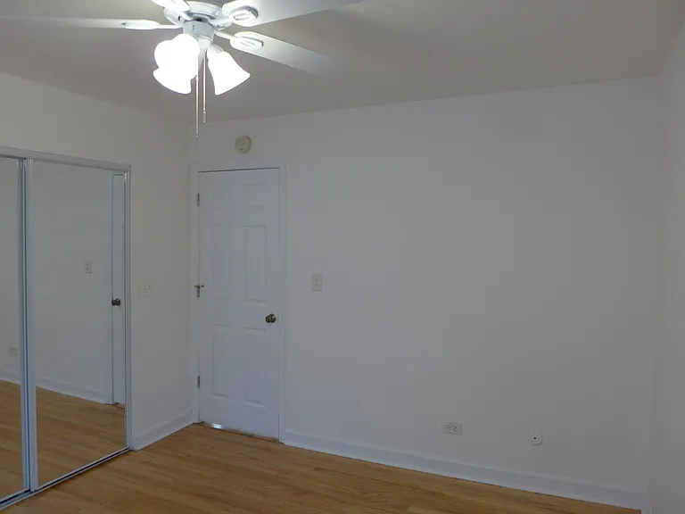 Winthrop Suites Apartments — Photo 42