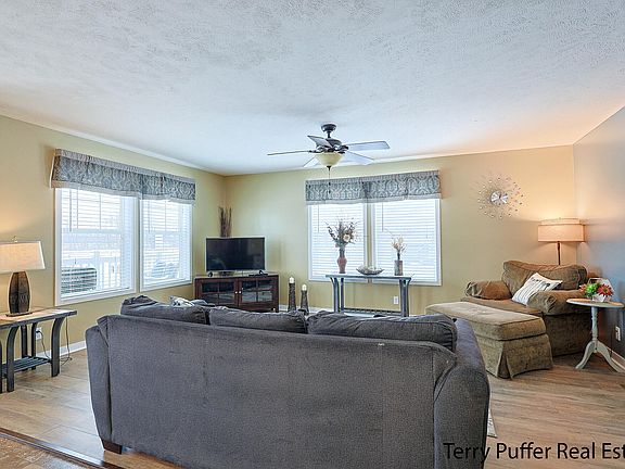 2nd image of 6150 Waterford Ct