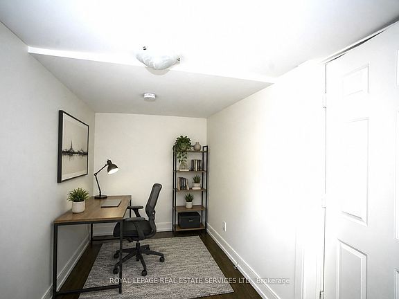 3rd image of 506 Manning Ave